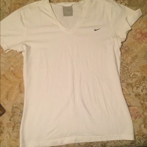 White nike T-shirt